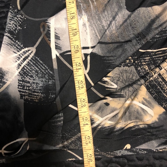 Melanie Lyne Top w/Cut Out and Ruching detail @ collar - Picture 9 of 10